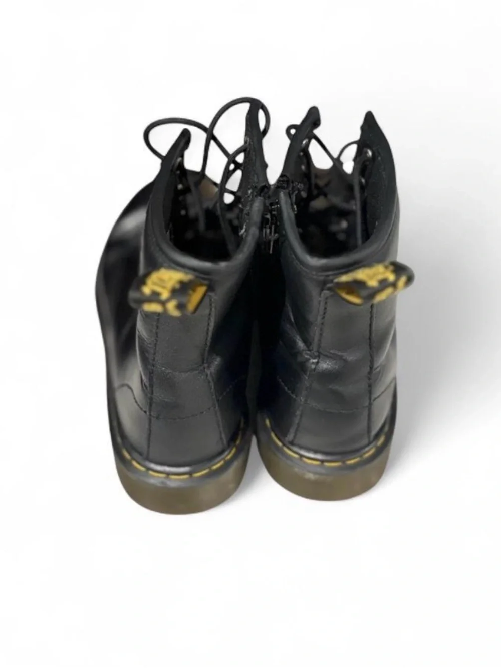 Dr. Martens classic black